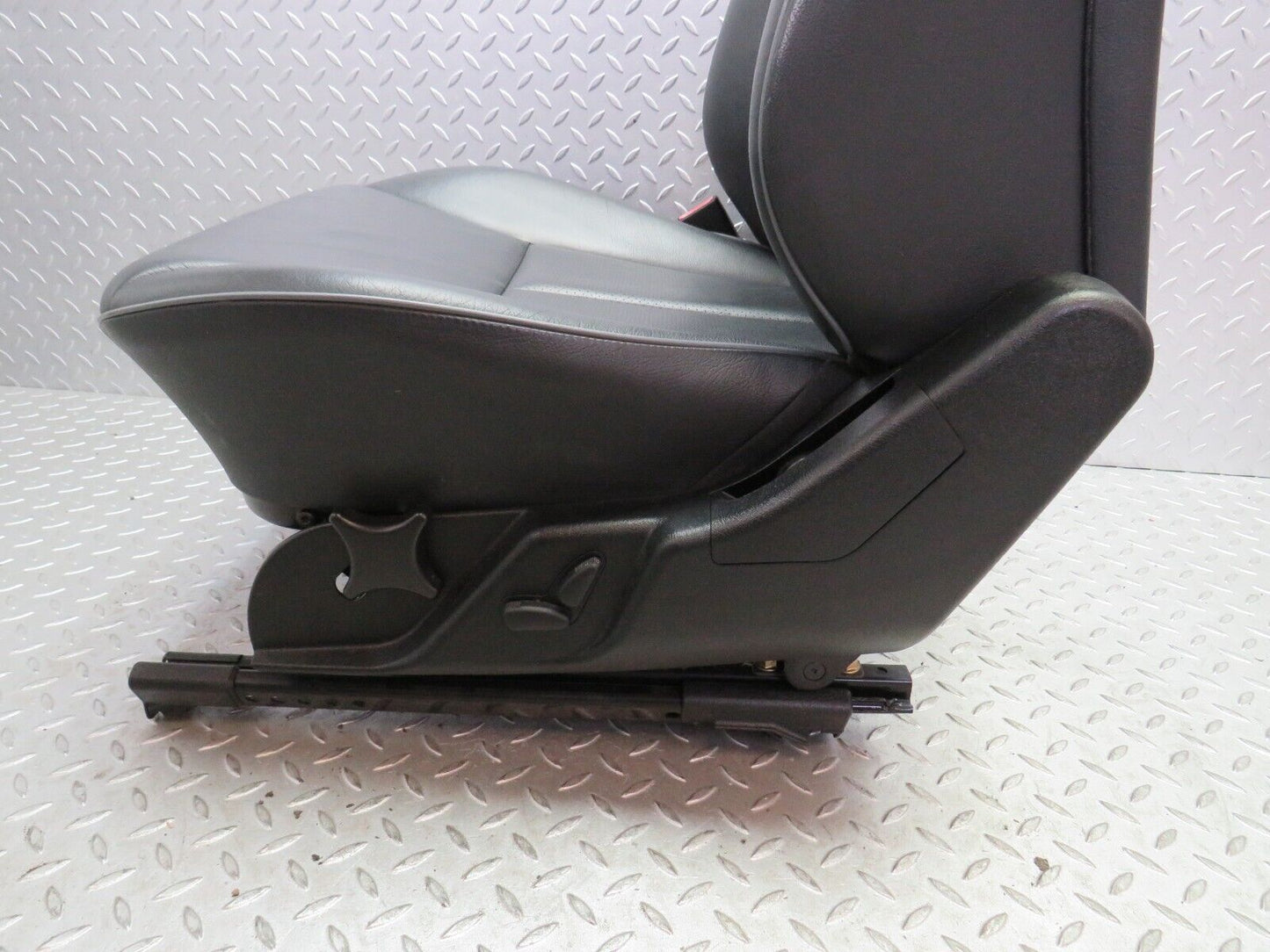 34801 Mercedes-Benz W210 320E Electric Front Left Seat Black Leather