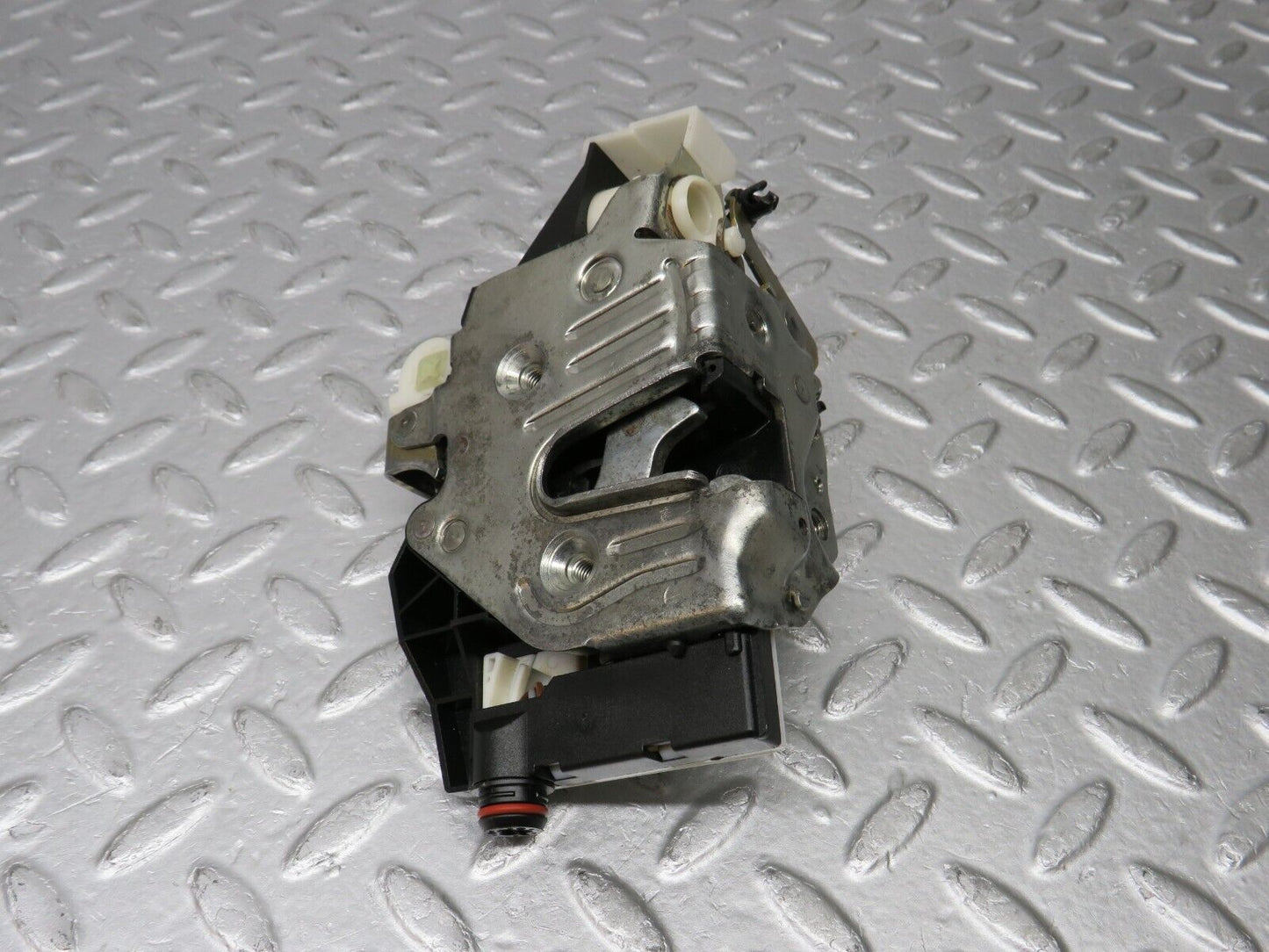 38348 Mercedes-Benz R129 280SL Coupe Left Door Lock Mechanism