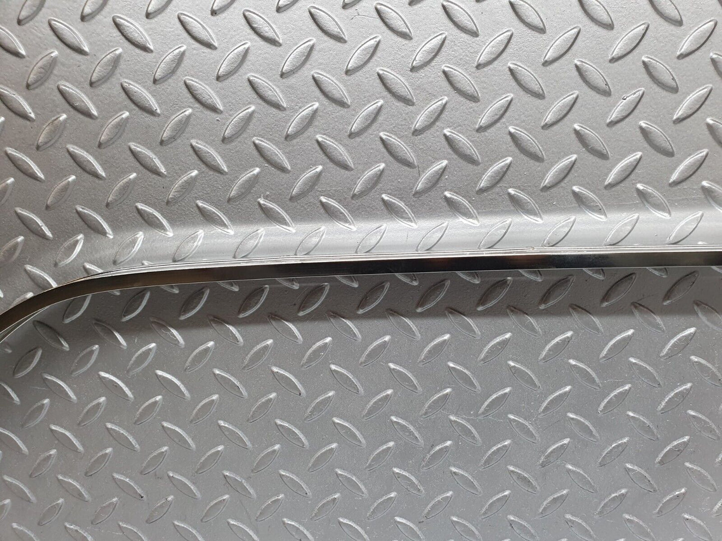 44200 Mercedes-Benz C123 230CE Coupe Chrome Roof Trim Cladding Right Side