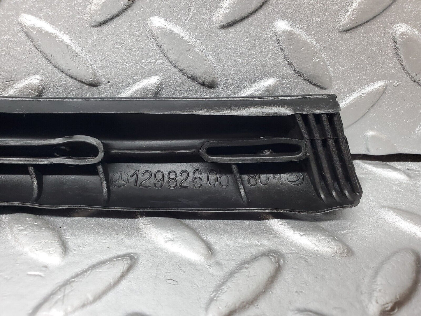 45300 Mercedes-Benz R129 300SL Coupe Headlight Rubber Seal Left 1298260580