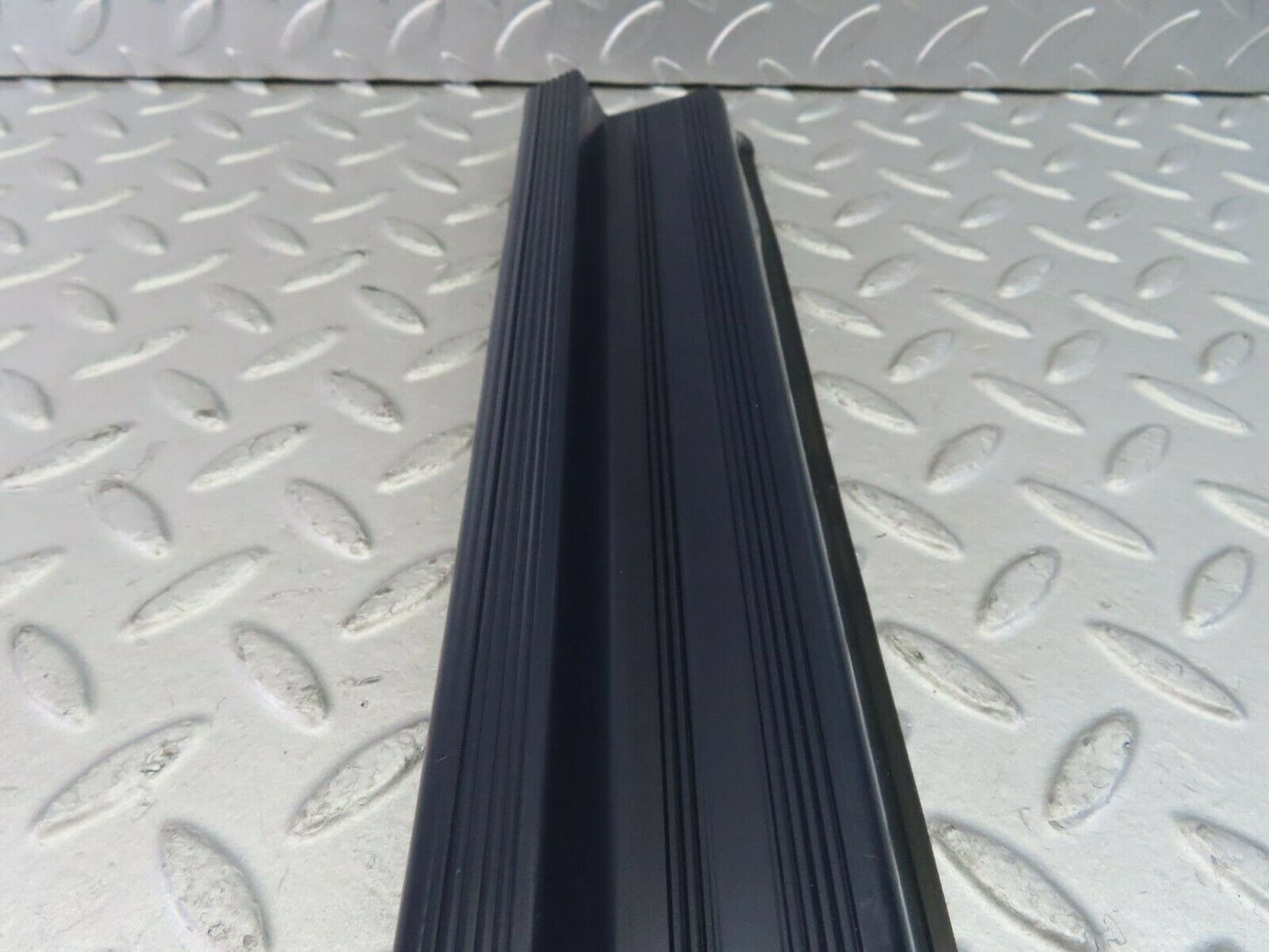 10346 Mercedes-Benz W201 190E Front Left Door Sill Blue