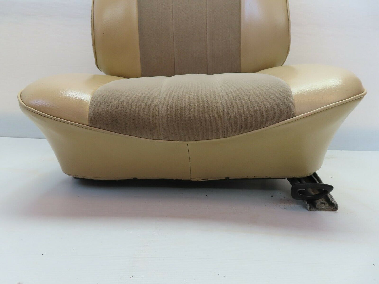 7322 Mercedes-Benz W116 450SE Front Right Seat Passenger Seat