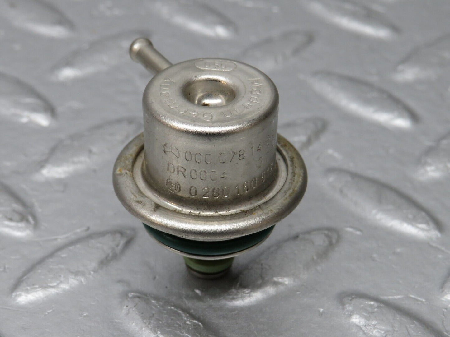38567 Mercedes-Benz R129 280SL Coupe Fuel Pressure Regulator Bosch 0000781489