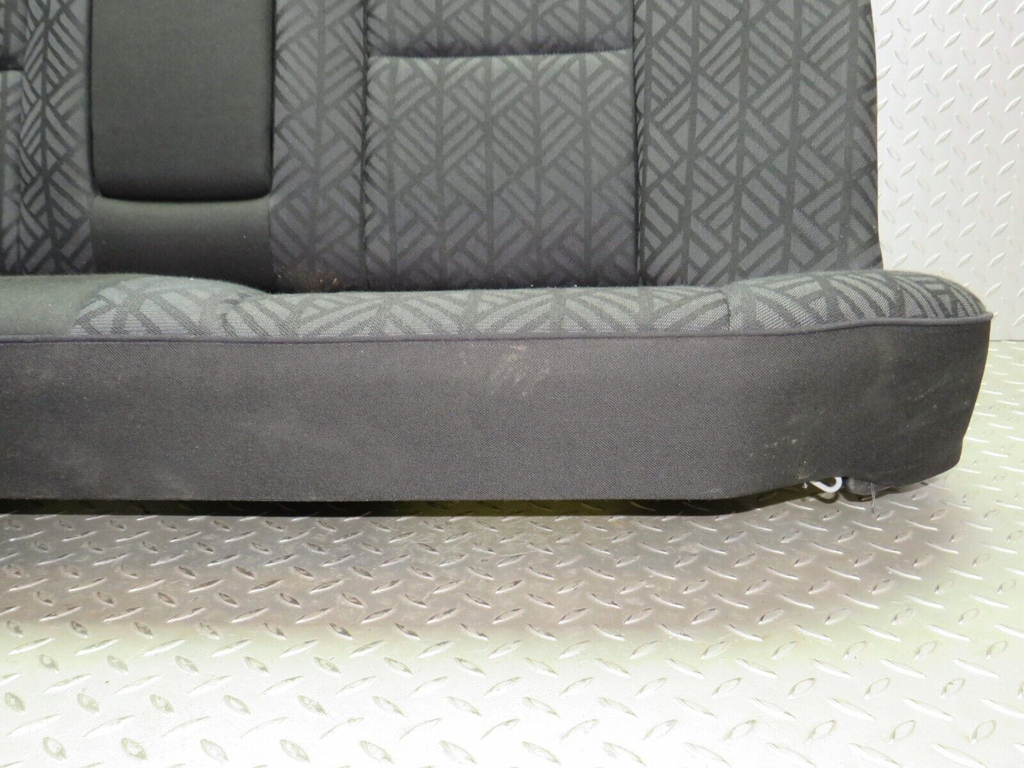 33340 Mercedes-Benz W202 C180 Rear Seat 2029200550 2029202916