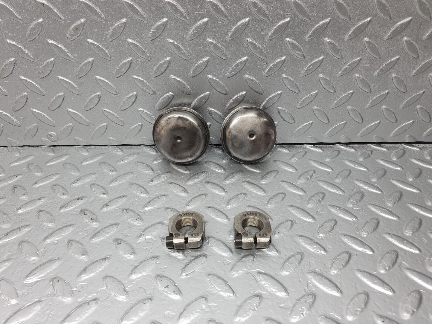 42299 Mercedes-Benz R129 320SL Coupe Wheel Hub Locking Cap