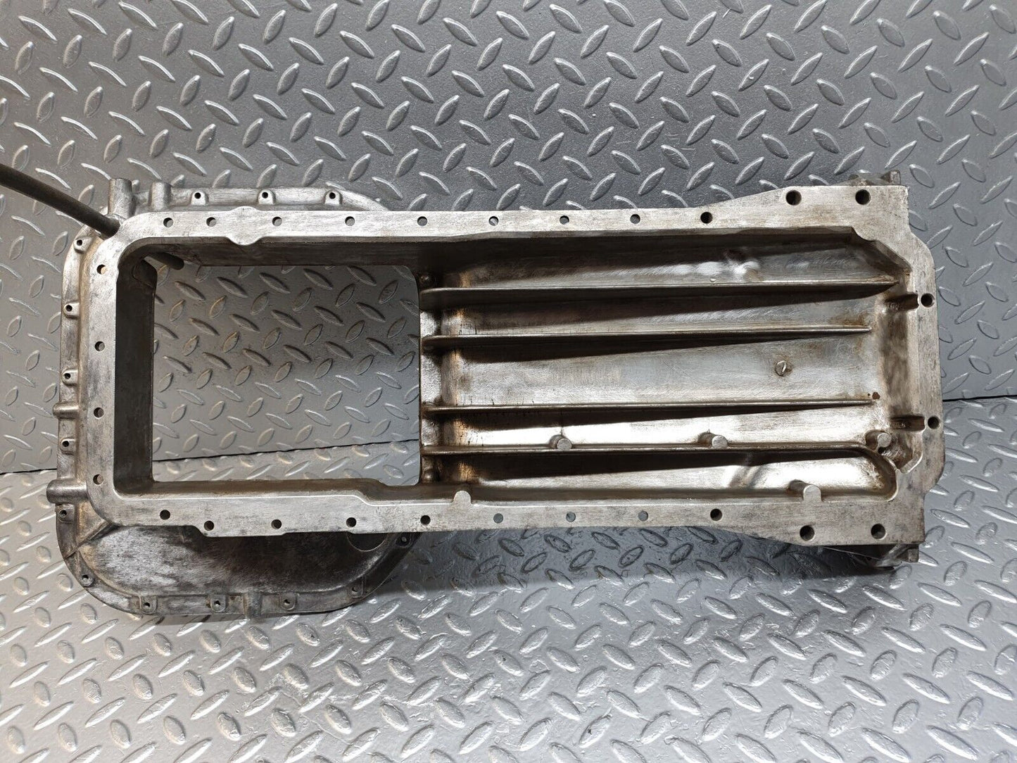 43790 Mercedes-Benz C126 380SEC Coupe Oil Pan Oil Sump 1170140002