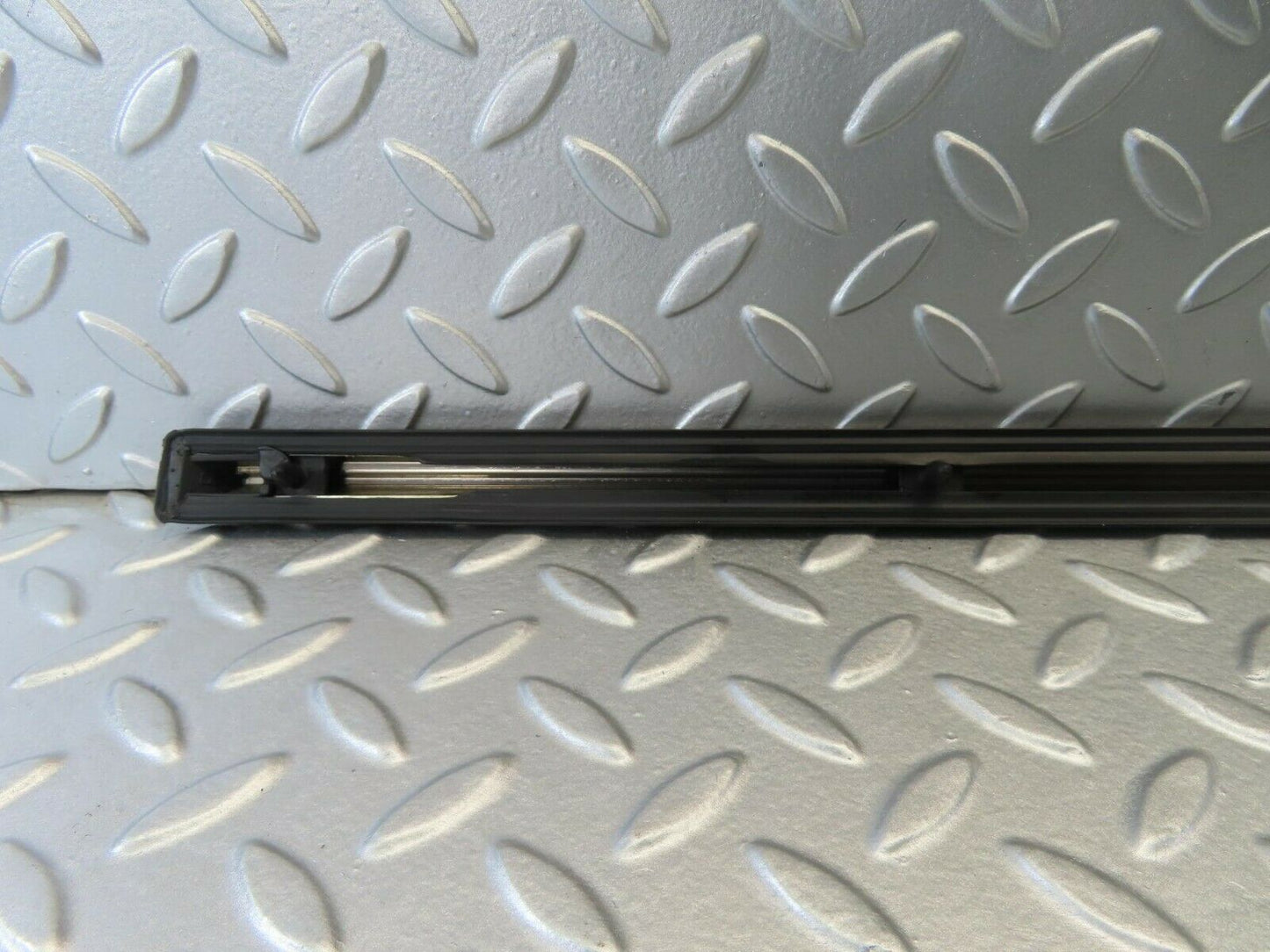 10897 Mercedes-Benz W123 230E Front Right Door Centre Moulding Trim