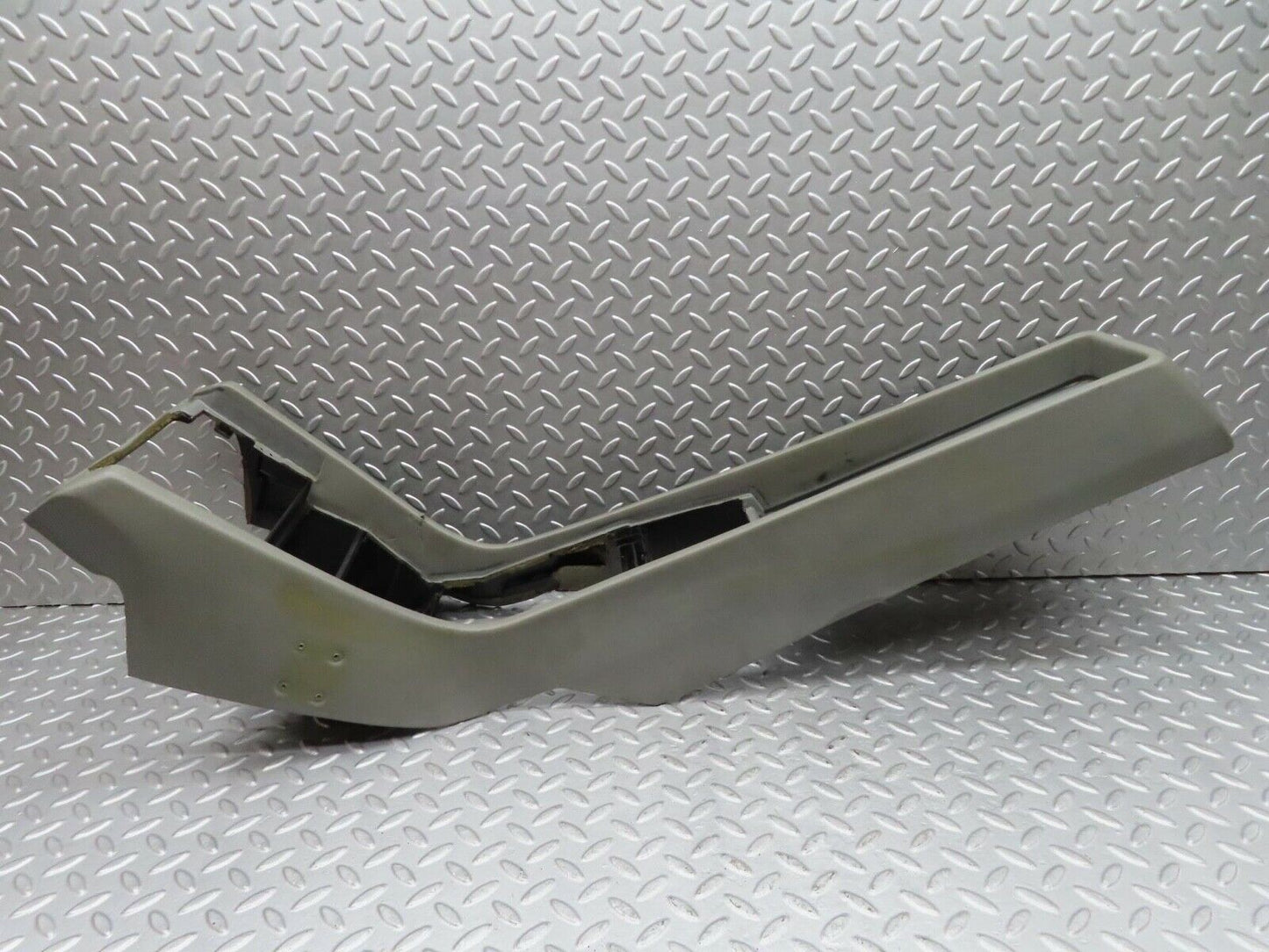16200 Mercedes-Benz W124 260E Centre Console