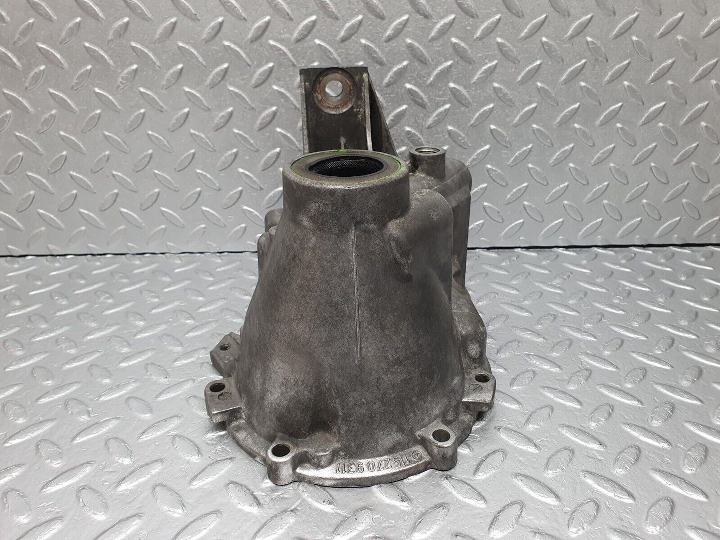 41320 Mercedes-Benz W123 300D Automatic Gearbox Rear Housing 722.118 1152709311