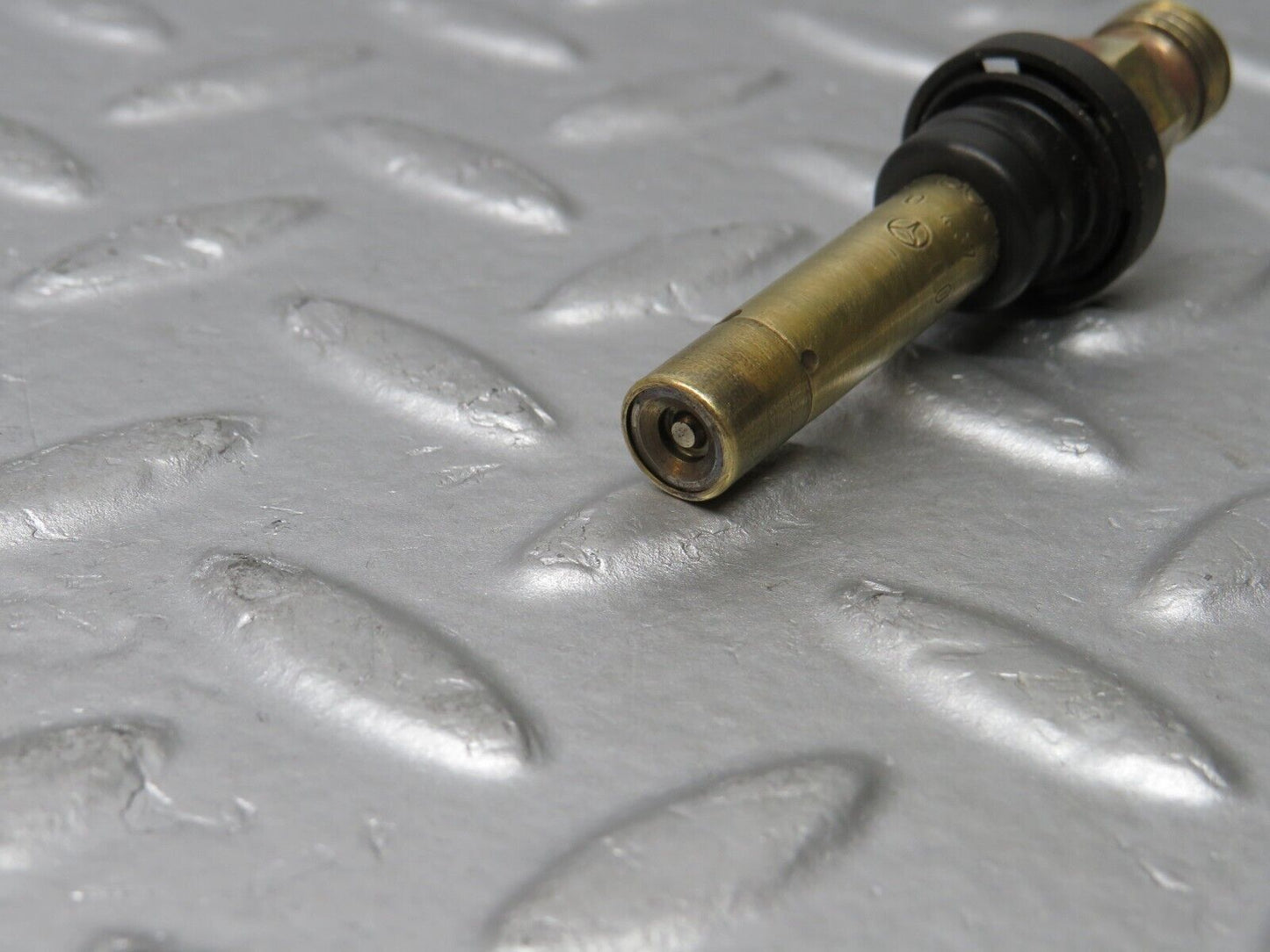 38901 Mercedes-Benz W201 190E 2.6L Fuel Injector Bosch 0000785623 0437502047