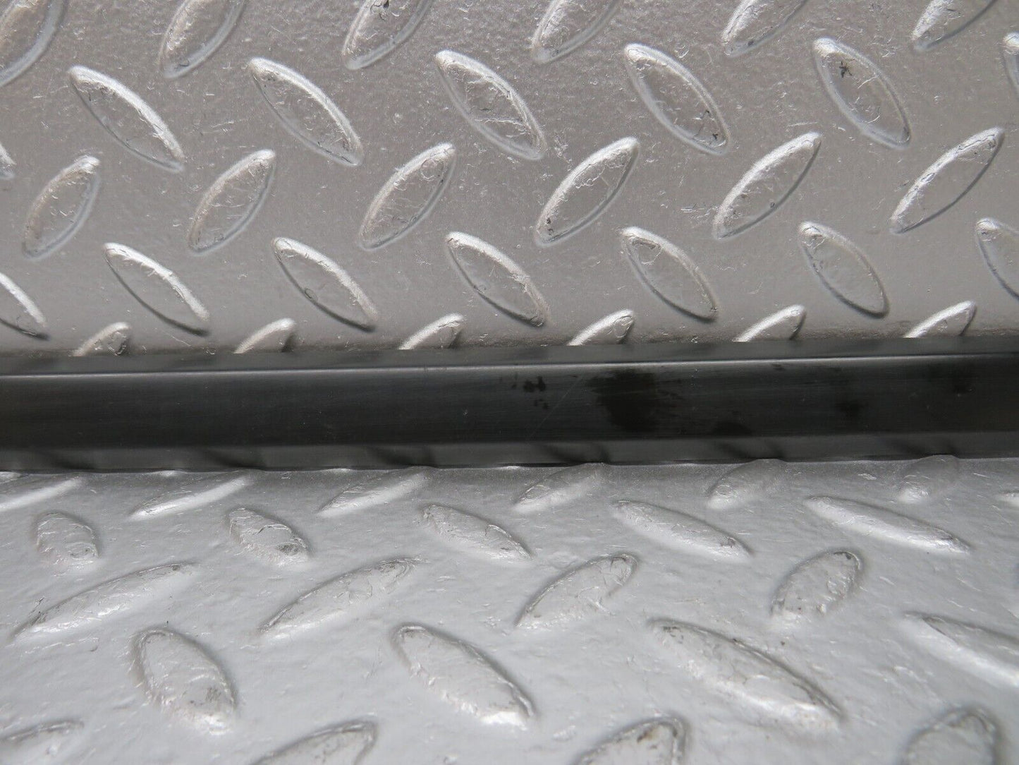 30786 Mercedes-Benz W201 190E 2.0L Rear Right Door Centre Moulding Trim