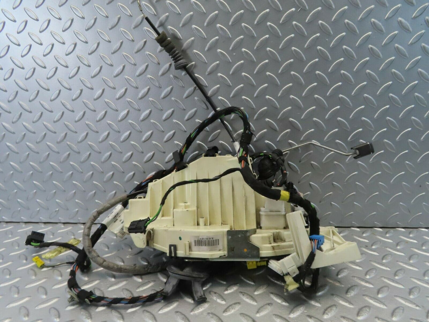 11173 Mercedes-Benz W221 S320 Front Left Soft Close Door Lock 2217202935