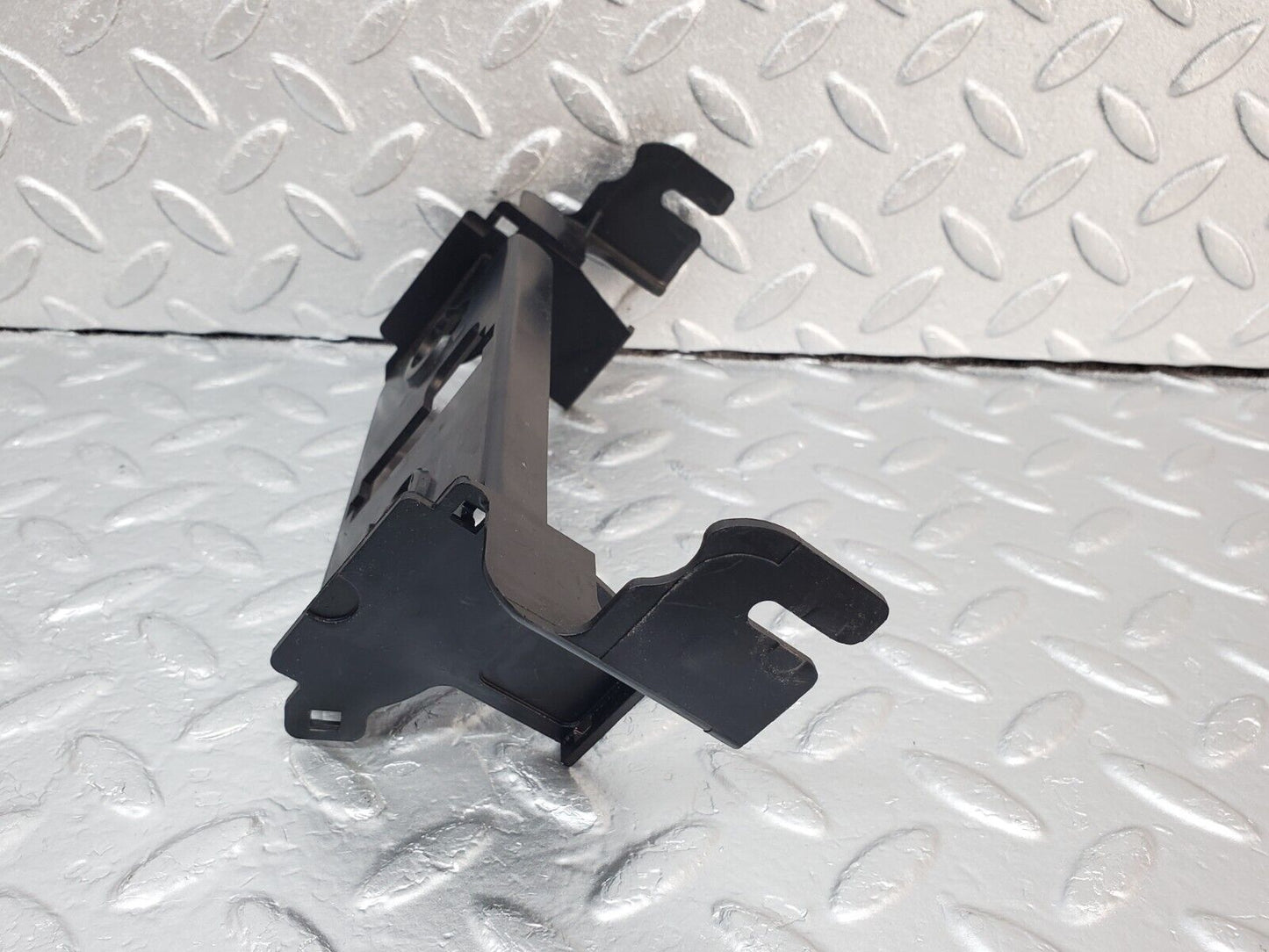 45680 Mercedes-Benz W126 420SE Heater Control Switch Bracket 1268330014