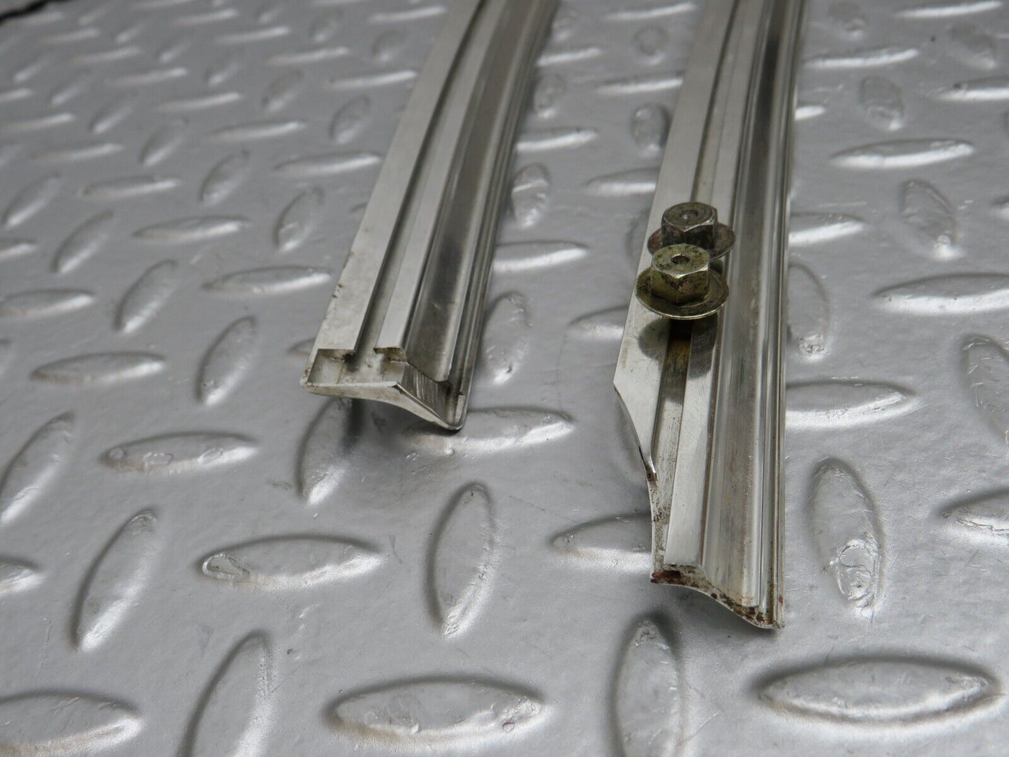 35626 Mercedes-Benz R107 280SL Coupe Soft Top Cover Chrome Trim