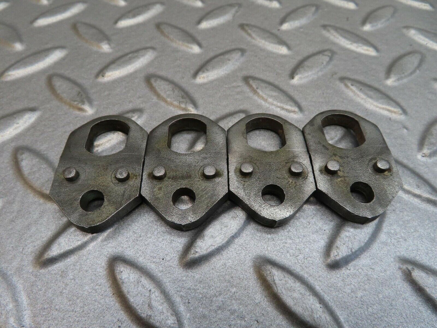 14402 Mercedes-Benz W116 350SE Fuel Injector Bracket Holder 4pcs