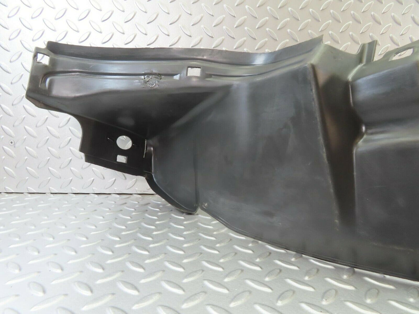 9488 Mercedes-Benz C124 300CE Coupe Inner Mudguard Panelling Front Right