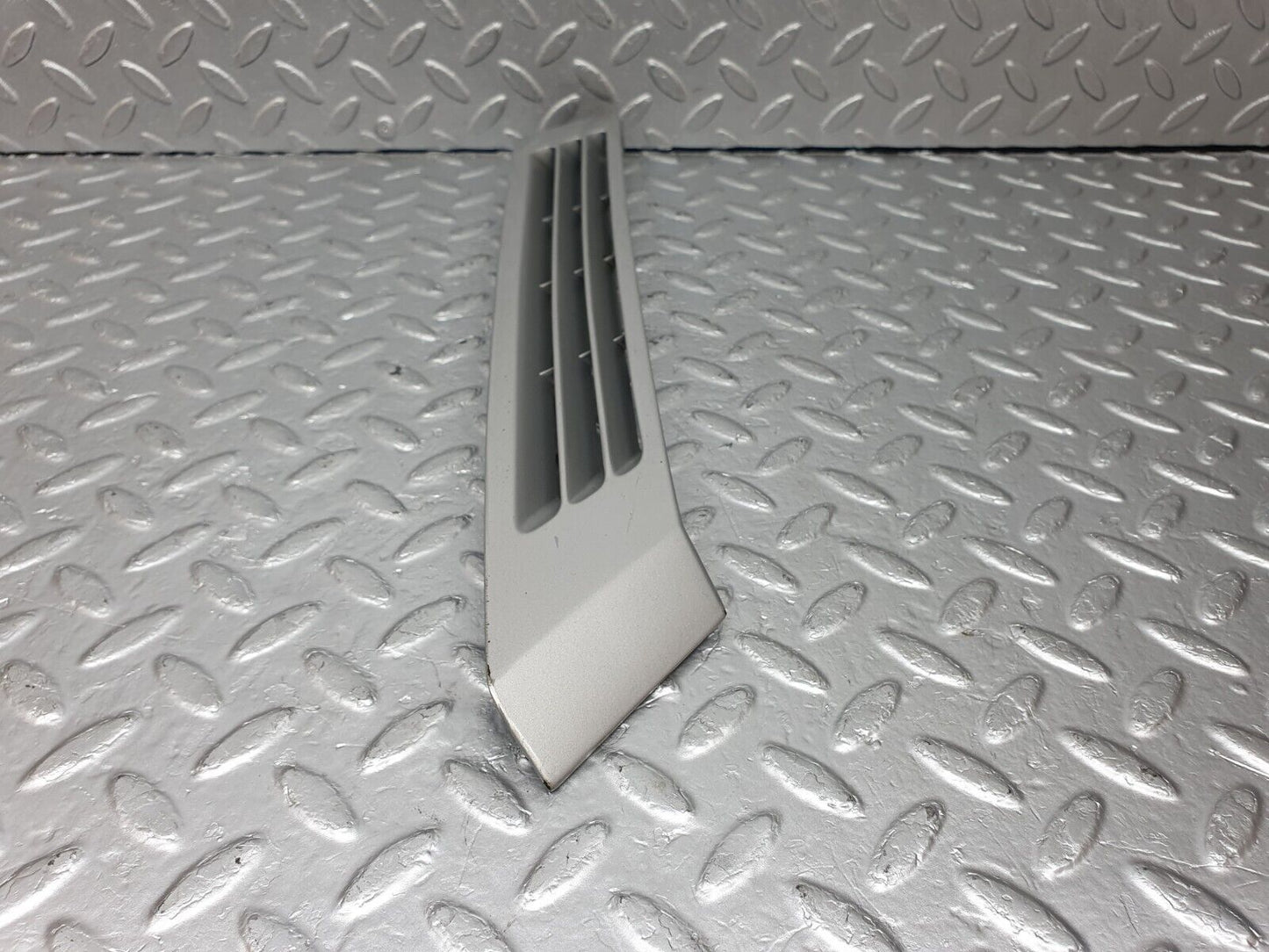 42740 Mercedes-Benz W201 190 2.0L C Pillar Exterior Cover Left Side 2016980189