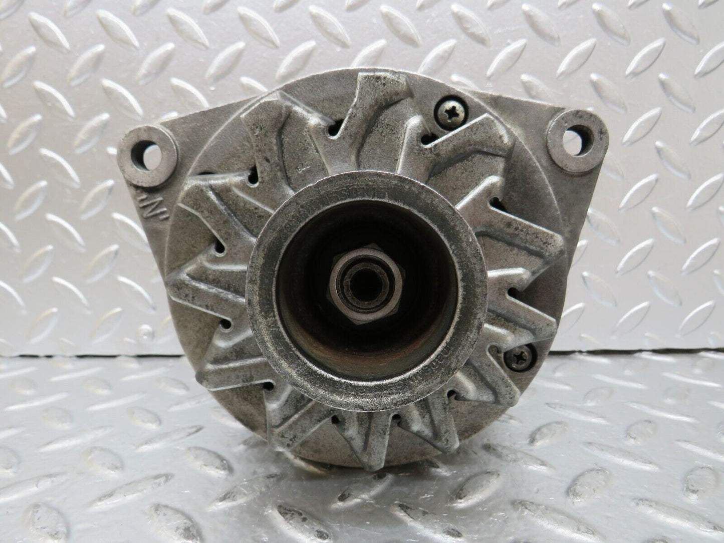 25367 Mercedes-Benz W201 190D Alternator Generator