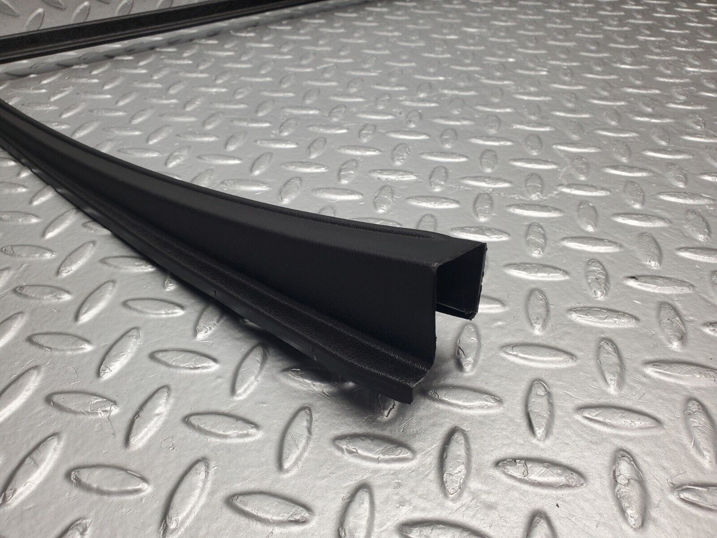 46251 Mercedes-Benz W124 280E Front Left Door Window Frame Trim 1247250171