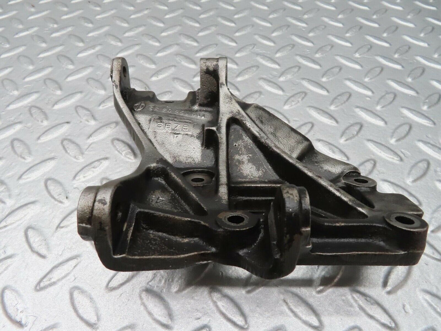 14063 Mercedes-Benz C107 280SLC Alternator Generator Bracket 1101550435