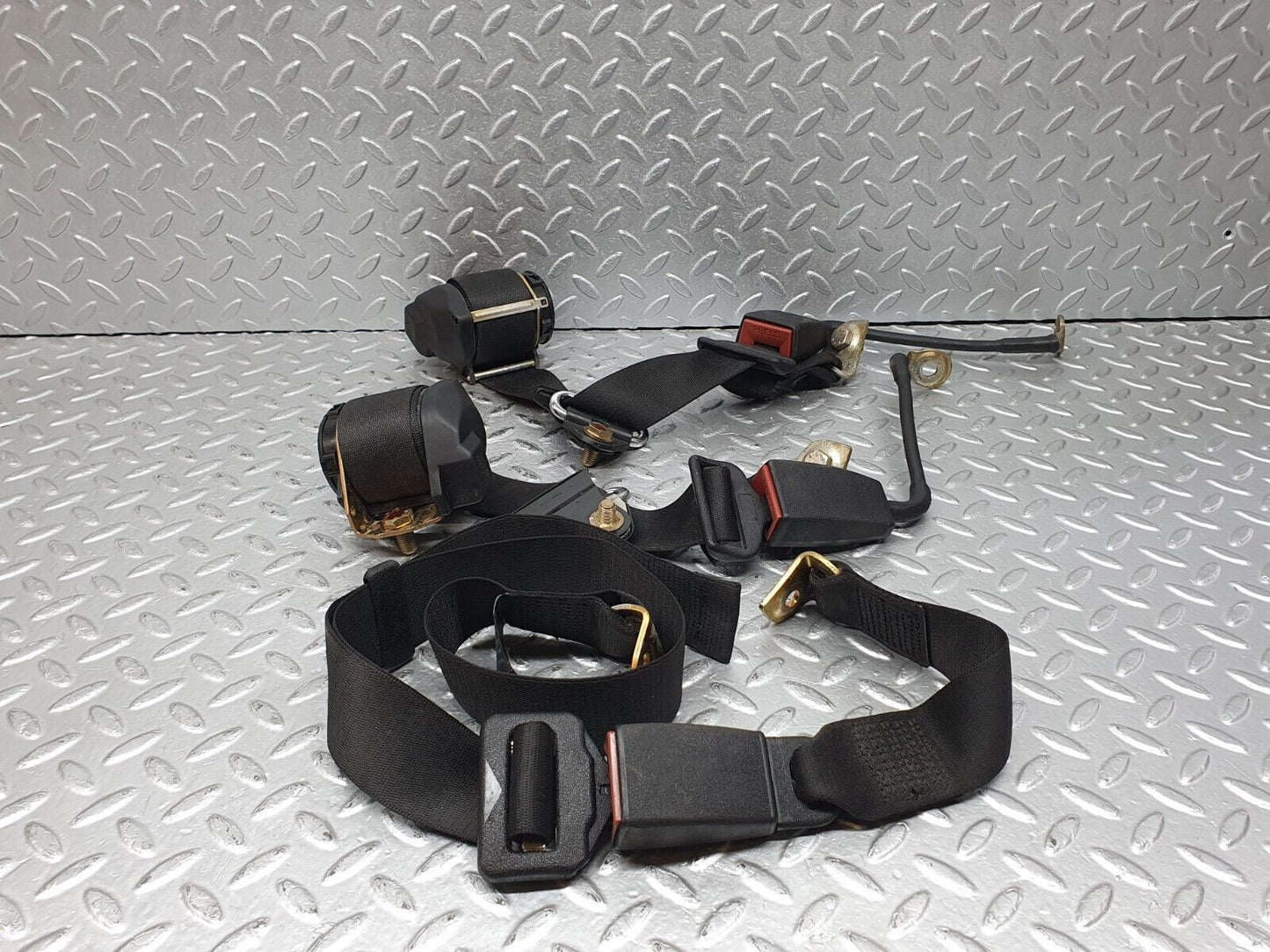 41268 Mercedes-Benz W126 300SE Rear Seat Belt Set With Buckles 124860050396 1248600585 1248601185