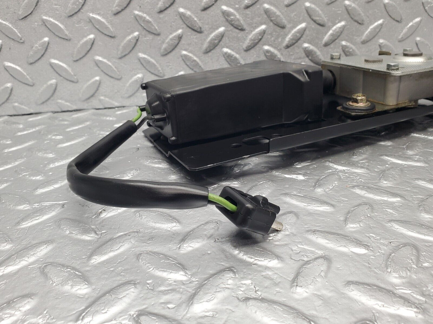 46469 Mercedes-Benz C123 280CE Coupe Sunroof Motor With Bracket 0008202807