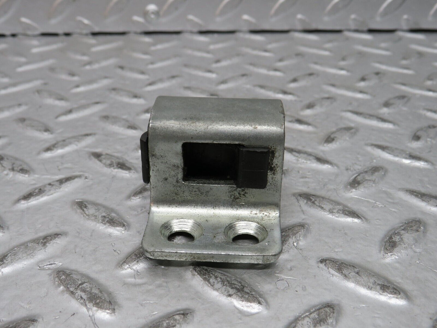 28306 Mercedes-Benz S123 240D Wagon Door Lock Latch Front Right