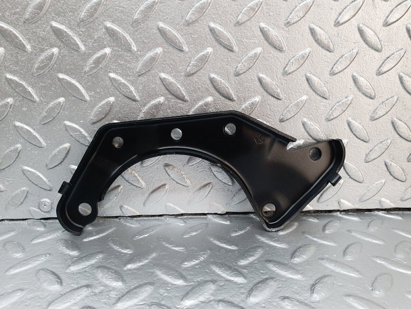 42929 Mercedes-Benz W201 190 2.0L Power Steering Pump Bracket