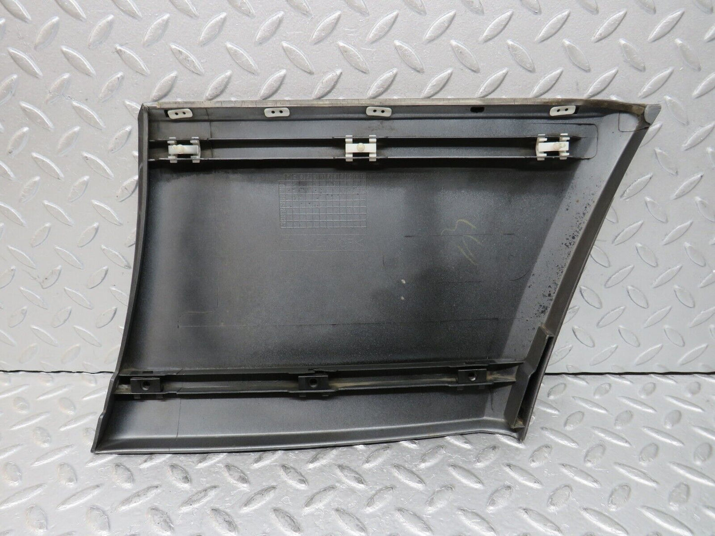 37832 Mercedes-Benz A124 320E Cabriolet Front Left Fender Moulding Trim 1246903540
