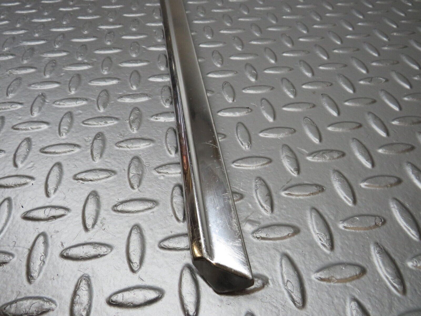 40180 Mercedes-Benz R107 350SL Coupe Left Door Chrome Trim