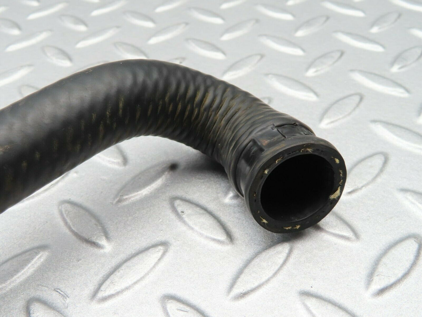 5178 Mercedes-Benz R107 350SL Water Hose Pipe