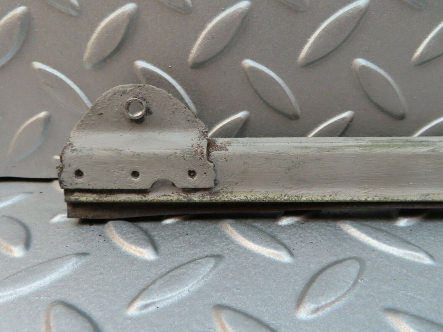 3688 Mercedes-Benz W108 280SE Rear Right Door Glass Holder