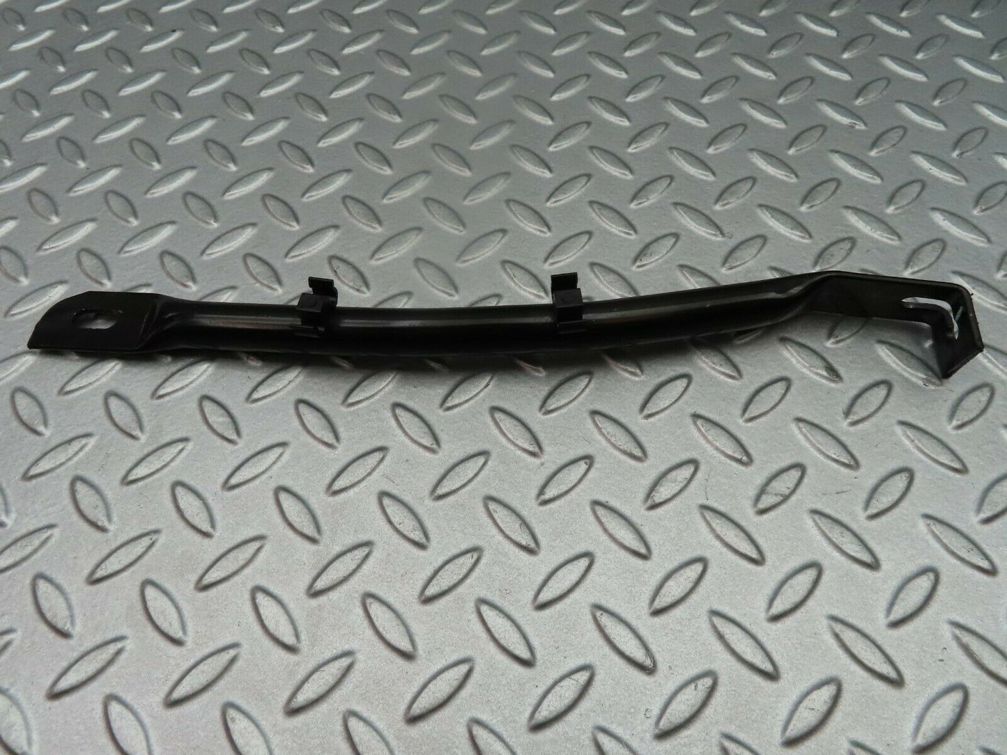 5364 Mercedes-Benz W124 230E Dashboard Bracket