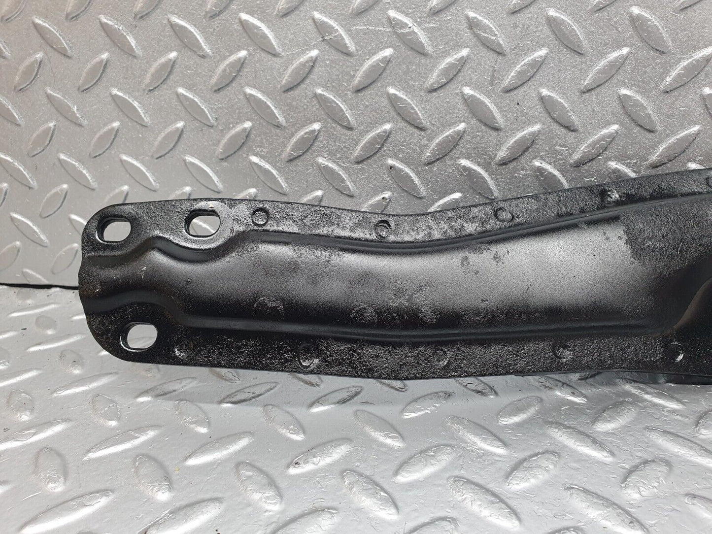 43511 Mercedes-Benz C126 380SEC Coupe Gearbox Mount Bracket