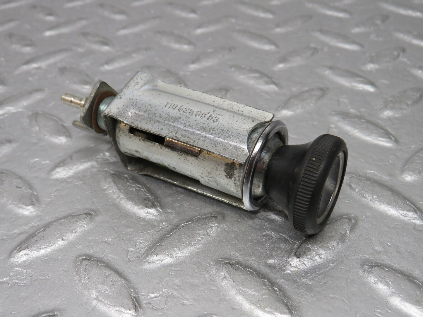 37532 Mercedes-Benz W109 300SEL Cigarette Lighter 1108250553