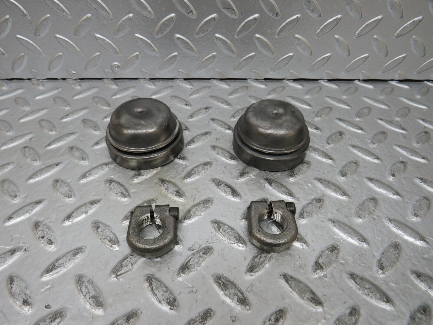 27406 Mercedes-Benz W123 280E Wheel Hub Locking Cap