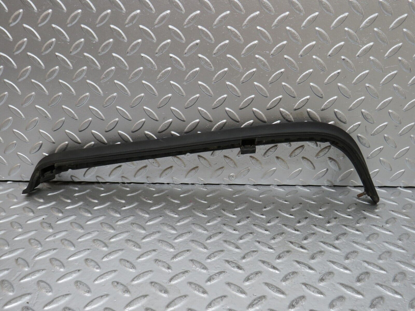 28064 Mercedes-Benz W123 280E Tail Light Moulding Trim Right Side