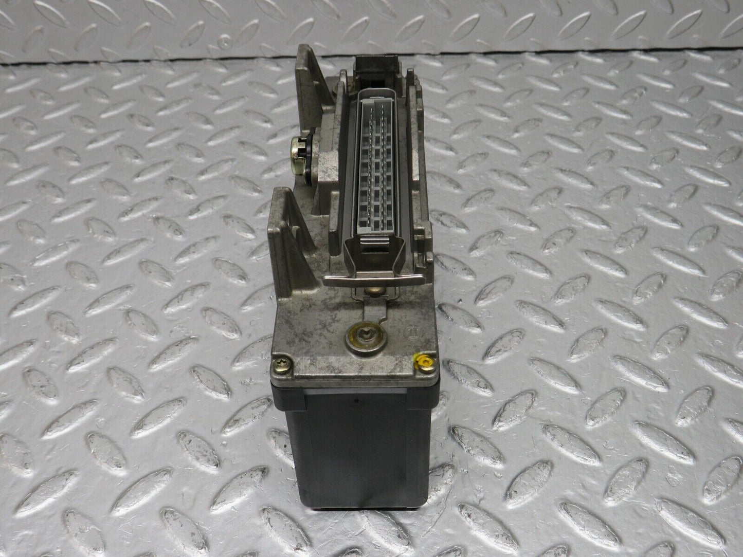 33277 Mercedes-Benz W202 C180 ABS Control Unit Bosch 0125457432 0265101040
