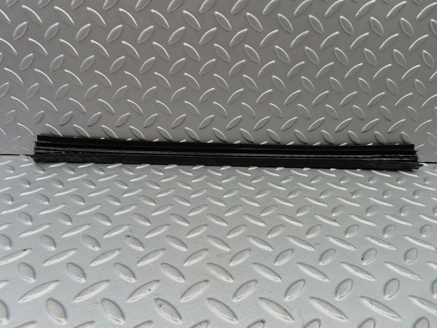 6096 Mercedes-Benz W126 380SE Inner Window Weatherstrip Seal Rear Right