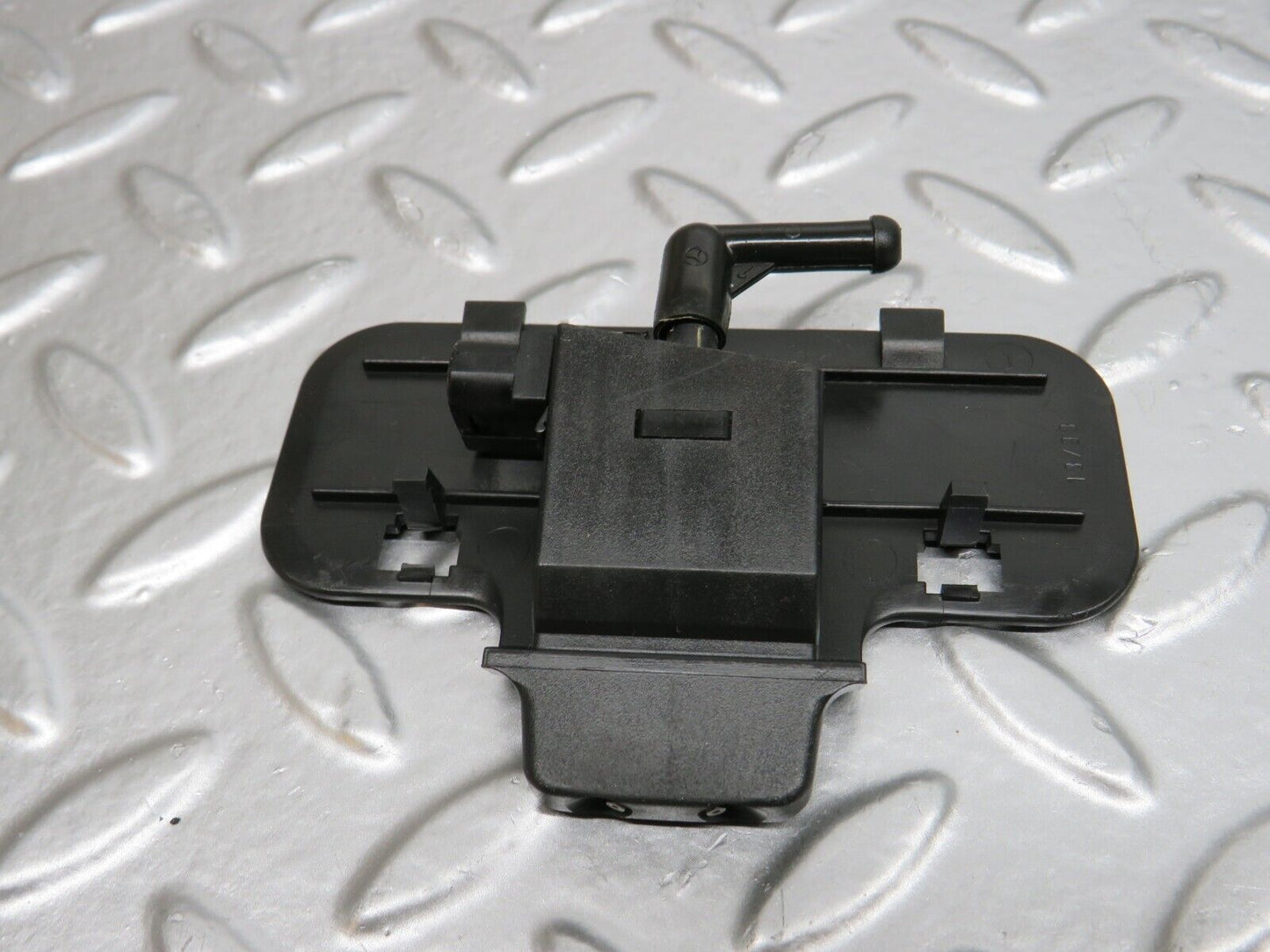 24634 Mercedes-Benz W140 S320 Front Heated Windscreen Washer Nozzle 1408601147