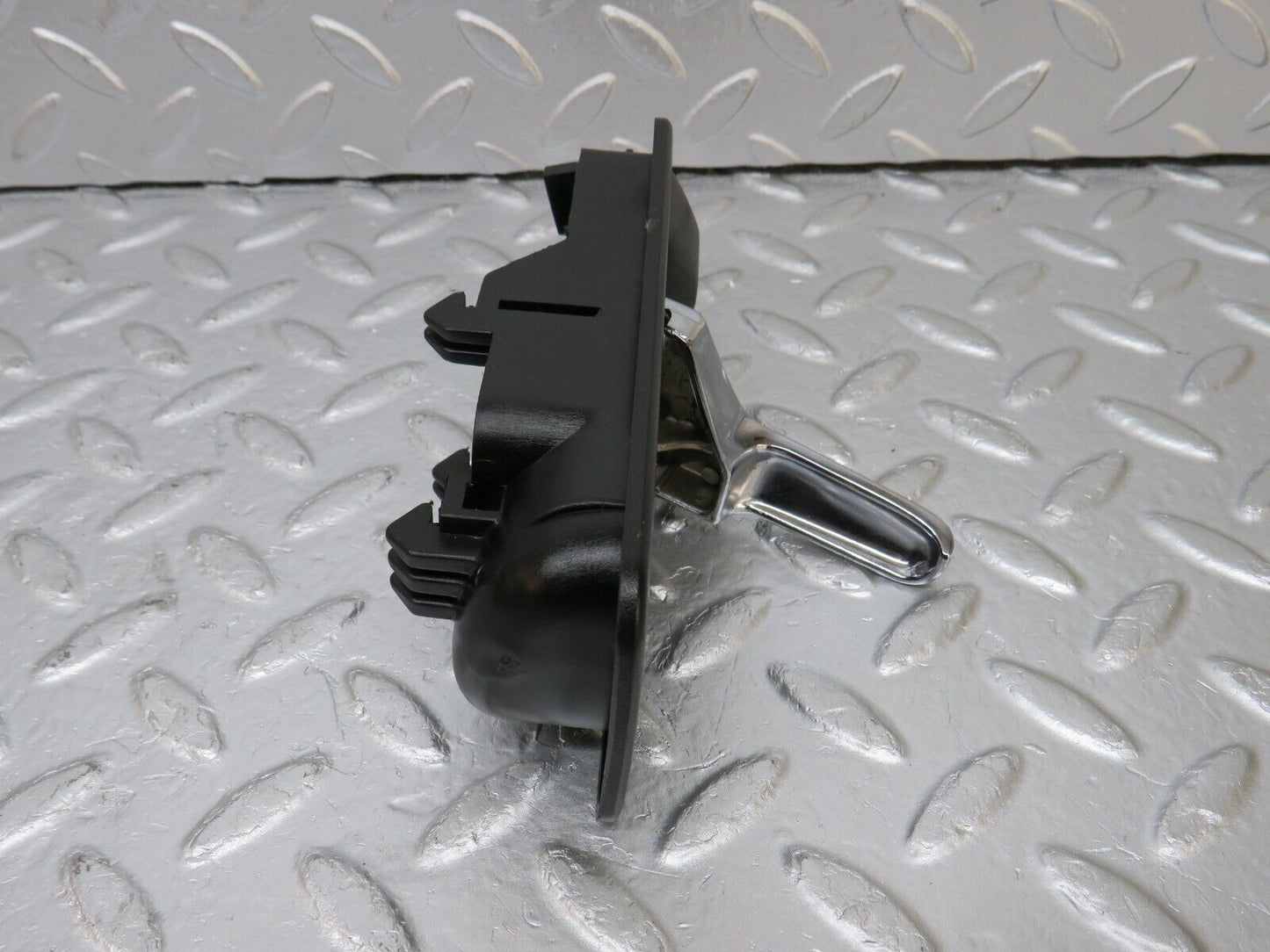33642 Mercedes-Benz W201 190E 2.0L Right Interior Door Handle 2017660264