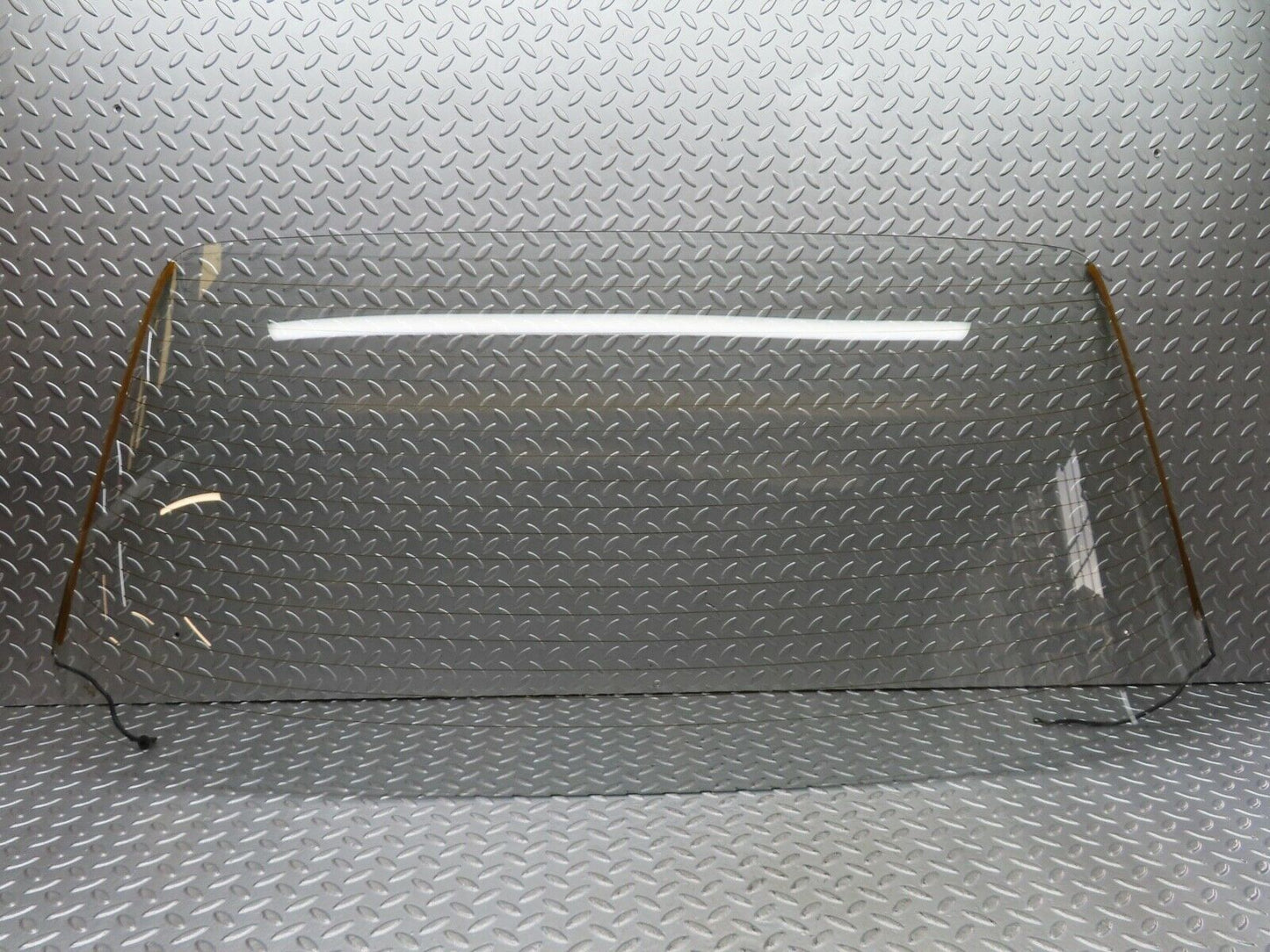 19203 Mercedes-Benz W123 300D Rear Heated Windscreen Glass