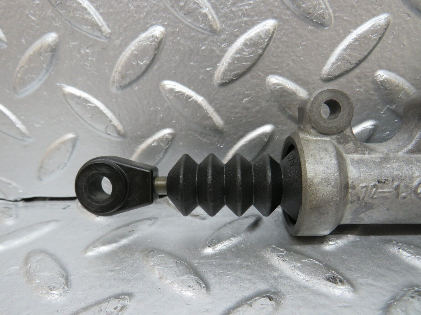 30616 Mercedes-Benz W201 190E 2.0L Clutch Master Cylinder Fag 0012953106