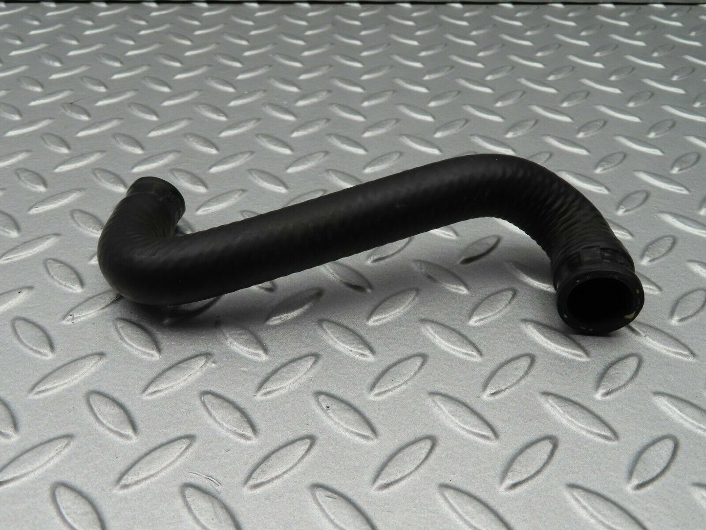 5178 Mercedes-Benz R107 350SL Water Hose Pipe
