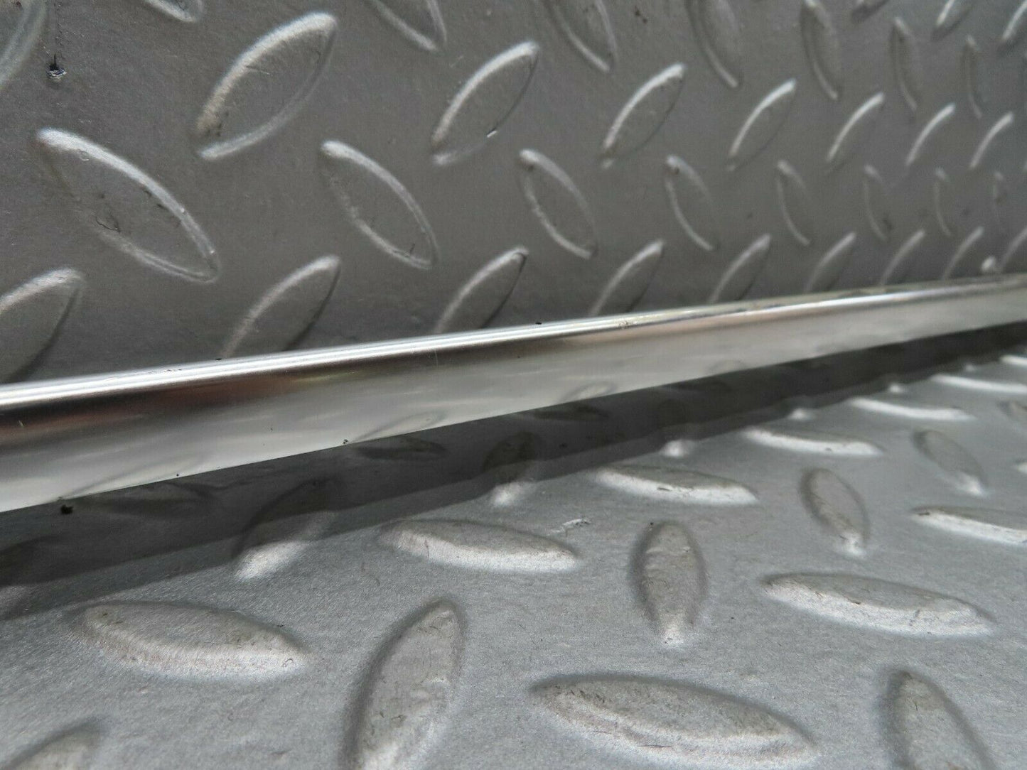 17889 Mercedes-Benz W116 450SEL Roof Chrome Moulding Trim Right Side