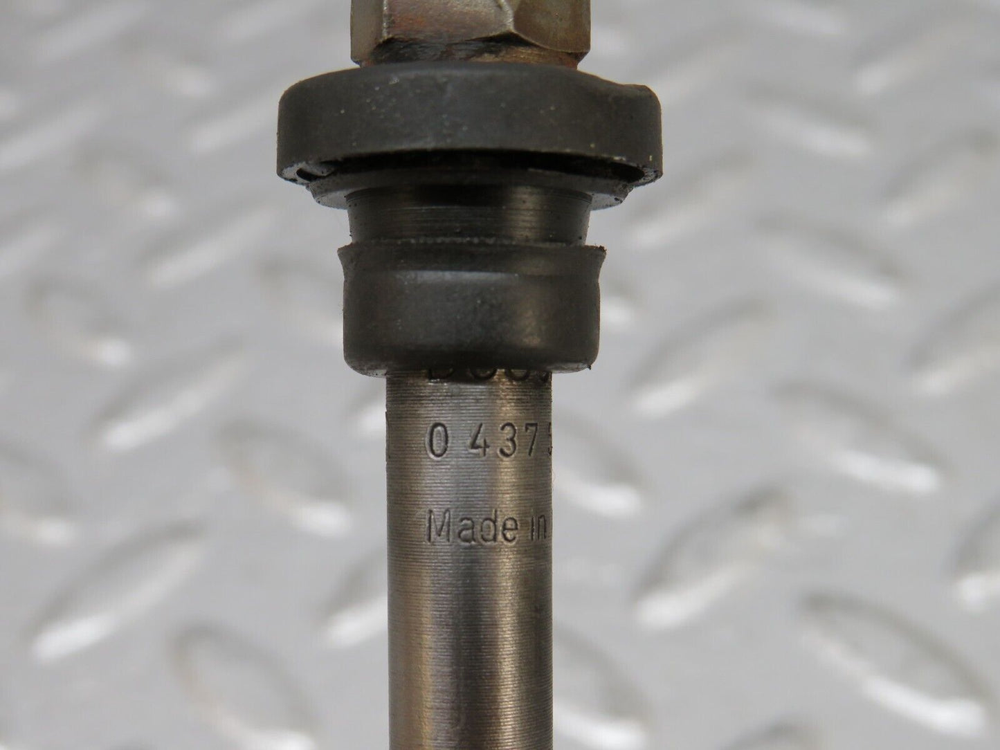 34128 Mercedes-Benz W124 260E Fuel Injector Bosch 0437502010