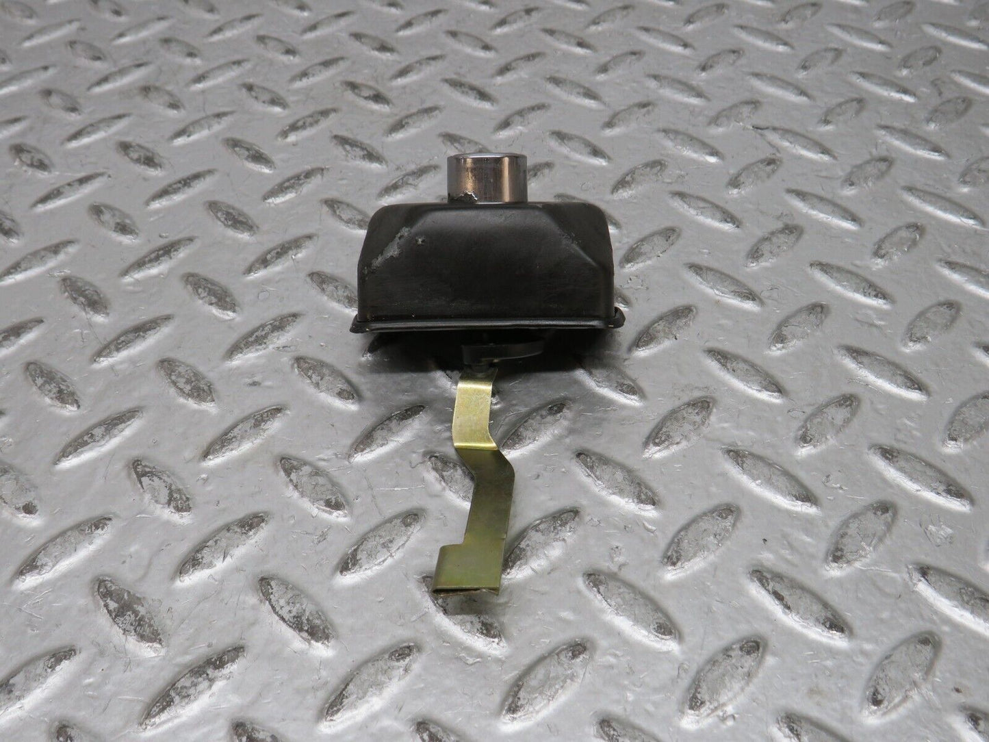 28892 Mercedes-Benz W123 230E Trunk Lock No Key 1237580096