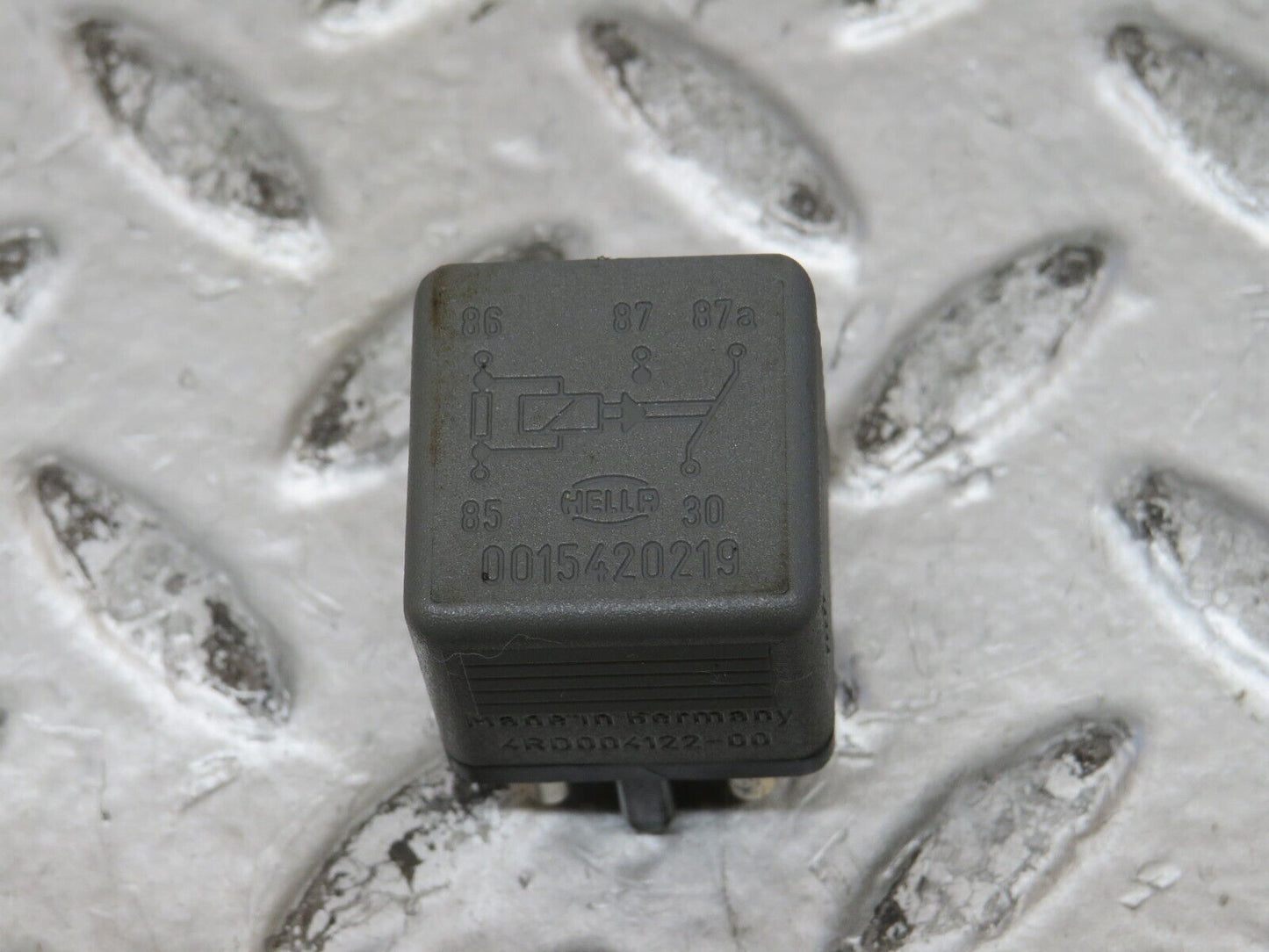 27866 Mercedes-Benz W123 280E Multi Purpose Relay 0015420219