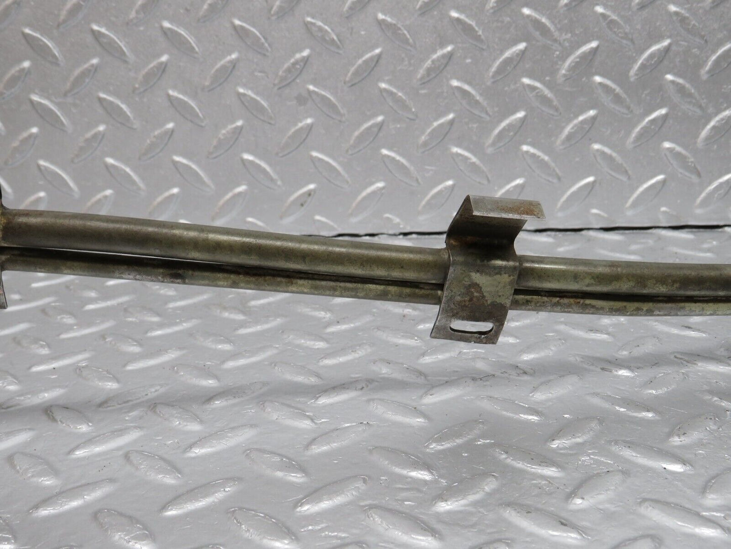 40075 Mercedes-Benz R107 350SL Oil Pipe Line
