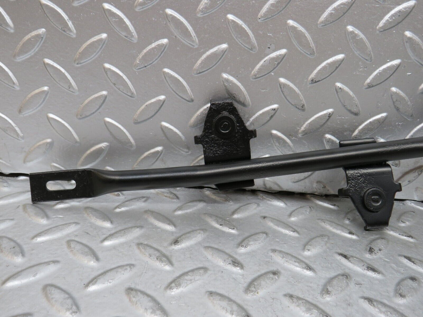 29129 Mercedes-Benz C124 320CE Coupe Horn Bracket